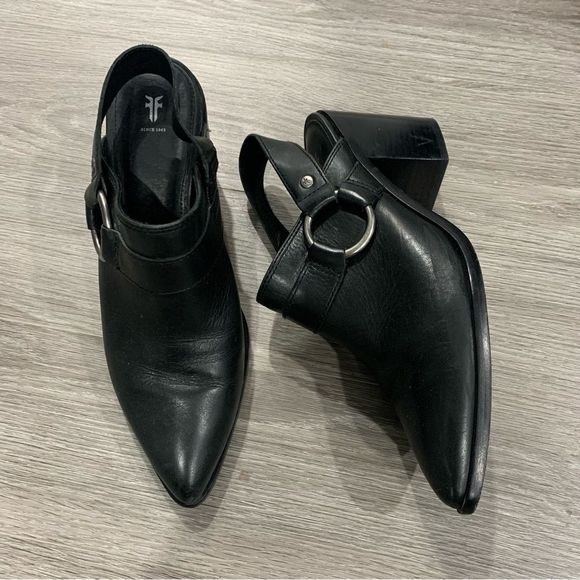 Frye Shoes - Frye | Black Flynn Leather Harness Mule 9